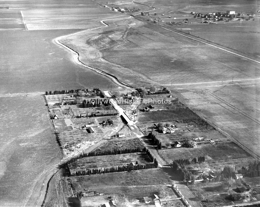 Encino 1934 RKO Ranch Vanowen St., White Oak Ave., Louise Ave. copy.jpg